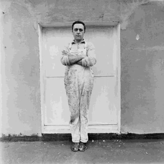 Square black-and-white portrait of Gerhard Richter around 1970, face half turned, by Lothar Wolleh